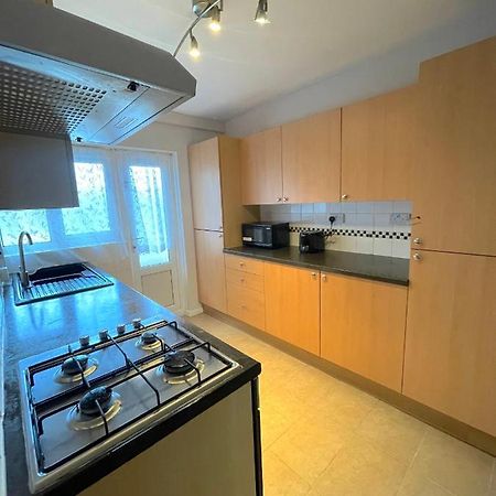 303 Alexandra Avenue Ha2 9Dx Appartement Pinner Buitenkant foto