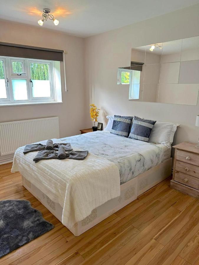 303 Alexandra Avenue Ha2 9Dx Appartement Pinner Buitenkant foto