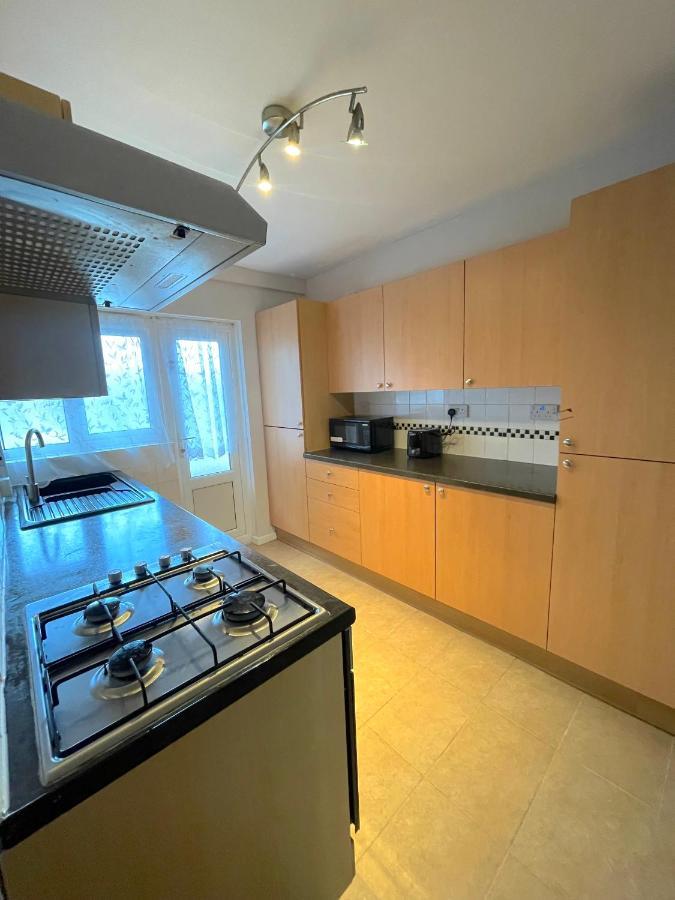303 Alexandra Avenue Ha2 9Dx Appartement Pinner Buitenkant foto